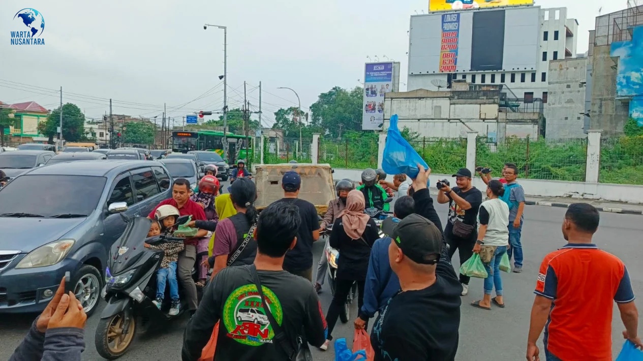 Komunitas Ojol Medan Borong Martabak Dukungan UMKM